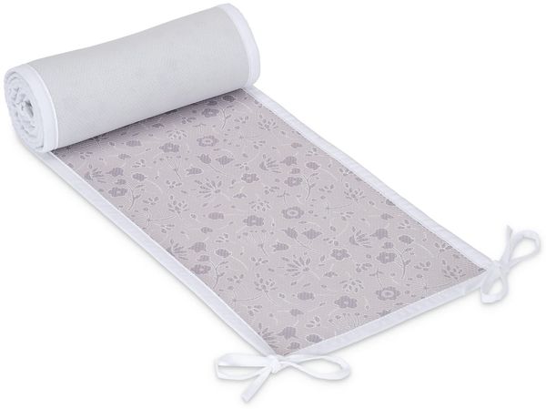 FabiMax Nestchen/Bettumrandung aus atmungsaktivem Netzstoff, 190 cm (50/90/50) - für Beistellbett Basic, graue Blümchen