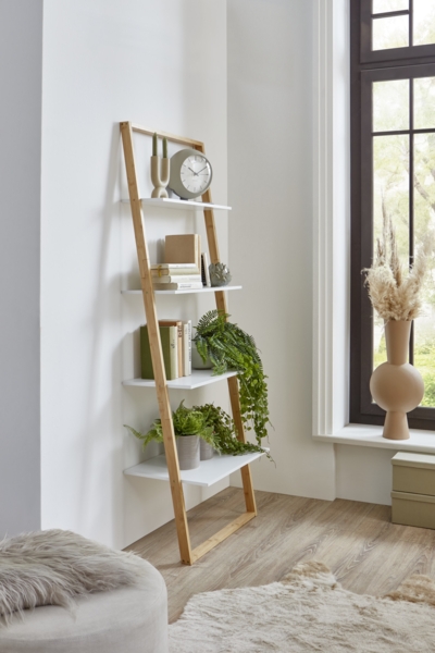 Homes & Jones Leiterregal Jasper 60x36,5x165 cm in Weiß - Design Regal mit 4 Ablagen aus Massivholz - Dekoregal für Wohnzimmer, Schlafzimmer & Flur - platzsparend & funktional Bild 2