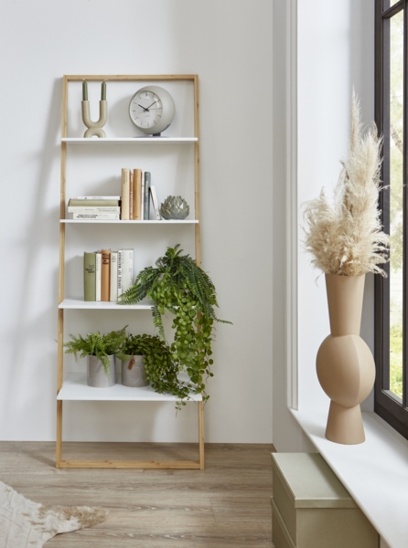 Homes & Jones Leiterregal Jasper 60x36,5x165 cm in Weiß - Design Regal mit 4 Ablagen aus Massivholz - Dekoregal für Wohnzimmer, Schlafzimmer & Flur - platzsparend & funktional Bild 5