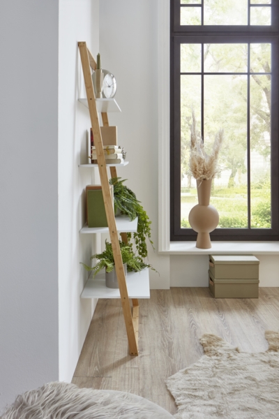 Homes & Jones Leiterregal Jasper 60x36,5x165 cm in Weiß - Design Regal mit 4 Ablagen aus Massivholz - Dekoregal für Wohnzimmer, Schlafzimmer & Flur - platzsparend & funktional Bild 6