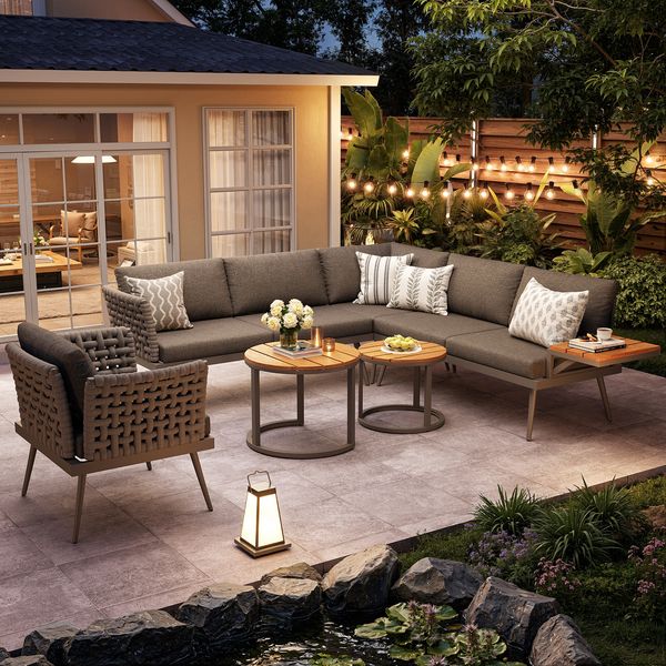 Merax Gartenlounge-Set, 6-Sitzer L-förmiges Gartensofa-Set mit handgeflochtenen Armlehnen, Wetterfeste Eckgarnitur aus Eisen, Inkl. 2 Holz-Couchtische & Sessel, Mit Polstern, Grau