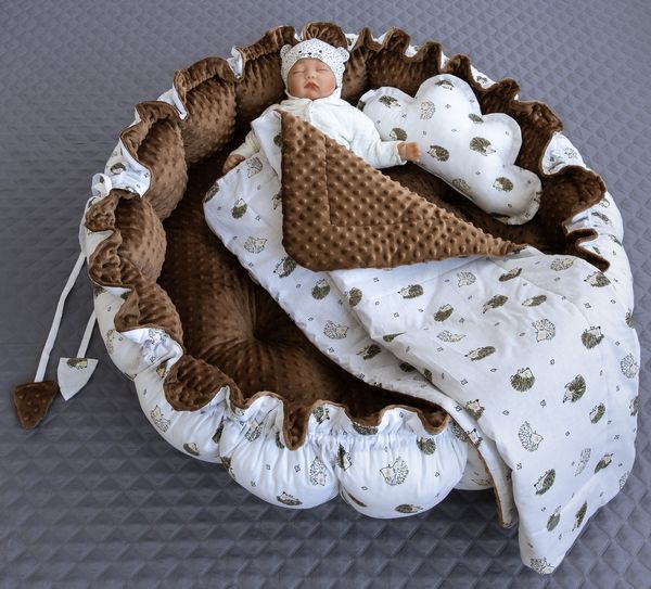 Loolay Bettnestchen IGEL Braun/ MINKY ENGELSNEST Nestchen Babynest Unterlage beige, (PREMIUM Babyausstattung XXL Babykokon als Nestchen Ø90cm, als Krabbeldecke Ø155cm, 2-tlg, Babynestchen Krabbeldecke Reisebett ►SETS MIT KISSEN u./o. BABYDECKE), 100% E...