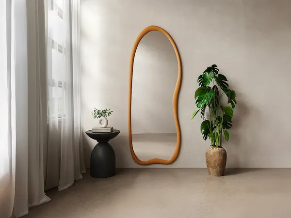 Vente-unique - Großer organischer Wandspiegel - Kiefernholz - B68 x H178 cm - Natur - HARVIL