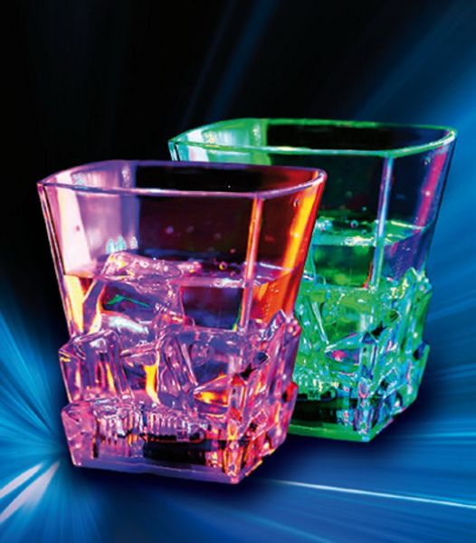 Luna24 simply great ideas. LED Farbwechsel-Whiskeyglas, 2er Set aus Kunststoff Smarter LED-Lichtstreifen