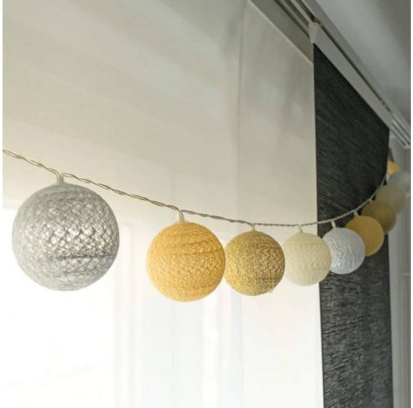 K&L Wall Art LED-Lichterkette Cotton Ball Kinderzimmer Lichterkette 20 LED Deko Kugeln aus Baumwolle, 20-flammig, Gelb Gold Silber Farbton