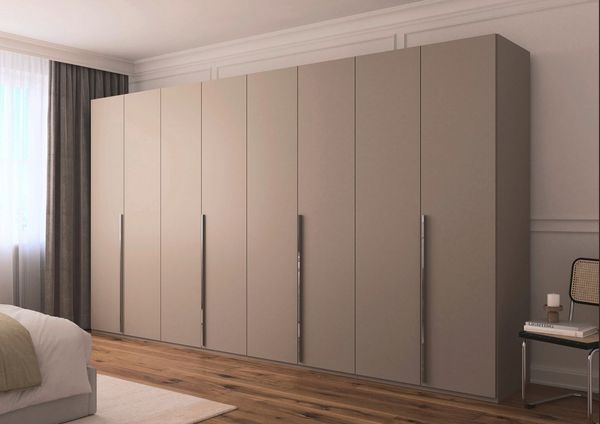 rauch Drehtürenschrank Kleiderschrank Schrank Garderobe Wäscheschrank BESTSELLER MONTCLAR (3 Ausstattungen BASIC/CLASSIC/PREMIUM (SOFT-CLOSE), Breiten 201-400 cm) Front in Glas/Hochglanz/Dekor/Grauspiegel in 5 Breiten MADE IN GERMANY