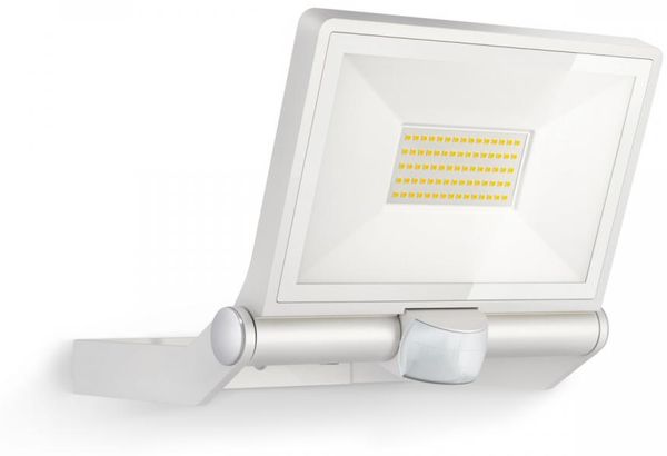 Steinel Sensor-Außenstrahler XLED ONE XL S weiß, 42,6 W LED-Fluter mit 180°-Bewegungsmelder, 4200 lm, 3000 K warmweiß