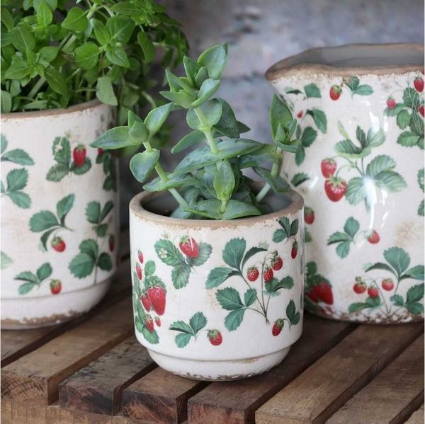 Chic Antique Blumentopf Chic Antique Blumentopf FRAISES Übertopf mit Erdbeeren 10x10 cm