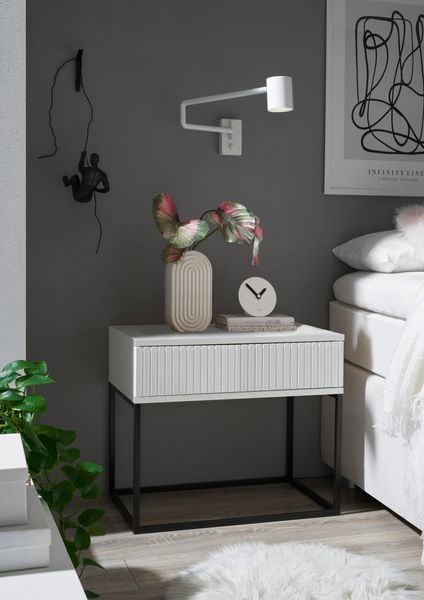 MARLE Nachttisch in Weiß - Moderner Nachtschrank mit Schublade und schwarzem Metallgestell - 60 x 52 x 38,5 cm (B/H/T)