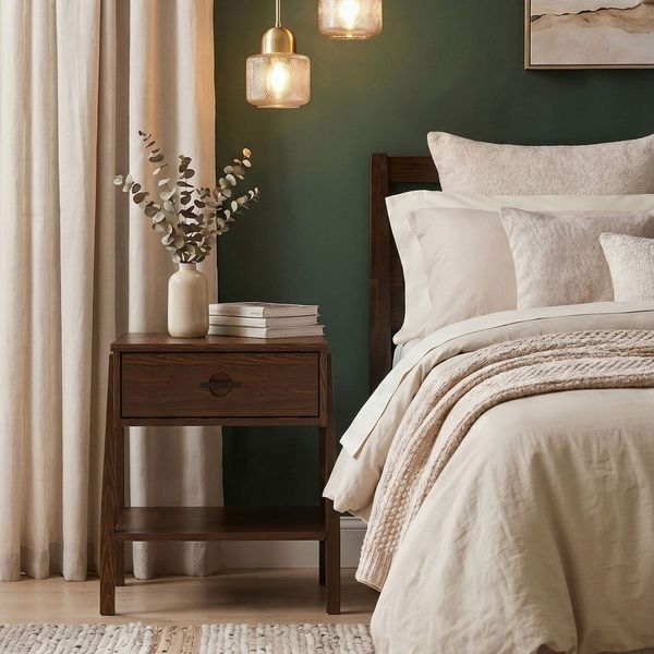 IDIMEX Nachtkommode ADAMO, Schublade mit Metallgriff und Ablage aus Massivholz Nussbaum Finish