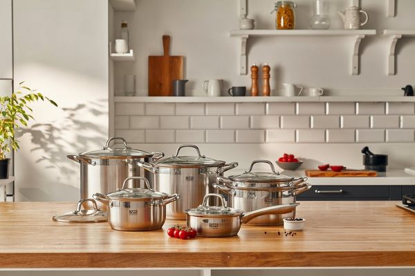 RESTO Kitchenware Kochtopf Libra, Topf energiesparend und spülmaschinenfest, Edelstahl 18/10 (1-tlg), Induktion, für alle Herdarten geeignet mit hitzebeständigem Glasdeckel
