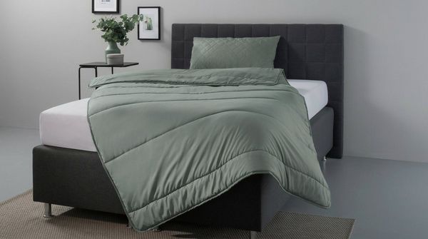 OTTO home Microfaserbettdecke + Microfaserkissen Clarra Spar Set, Decke + Kissen 135x200, 155x200 cm & weitere Größen, Set mit Kissen 40x80 cm, 80x80 cm, Sommer, Herbst, Winter in grau
