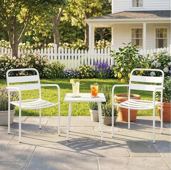 Outsunny Sitzgruppe mit 2 Gartenstühlen, Glastisch, Lamellen-Design, (Gartenmöbel-Set, 3-tlg, Bistroset), für Garten, Terrasse, Weiß
