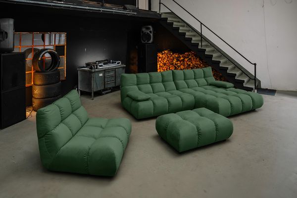 KAWOLA Sitzgruppe VIVIEN Ecksofa rechts Drehsessel Hockerbank Velvet smaragd 85 x 359 x 510 cm