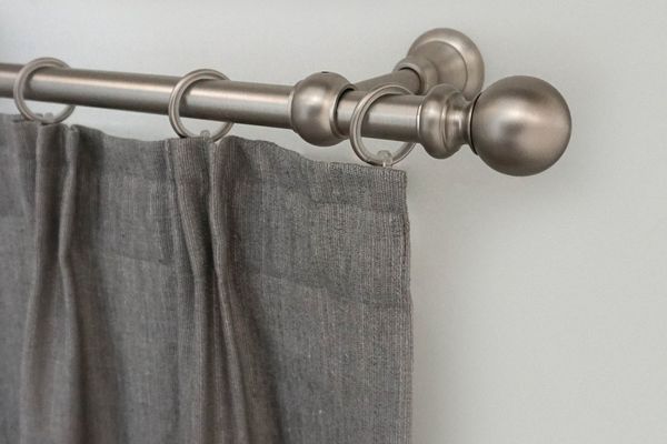 GARESA Gardinenstange ANDREA, Ø 20 mm, 1-läufig, Wunschmaßlänge, verschraubt, Metall, Vorhanggarnitur, verlängerbar, Endknopf Kugel lang, mit Ringen