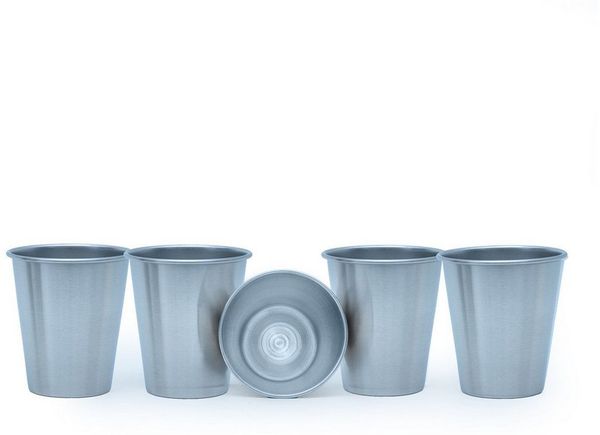 Intirilife Becher, 5-tlg, Edelstahl, Camping Outdoor Metall Becher Tasse