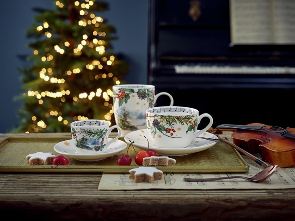 Hutschenreuther Henkelbecher Am Weihnachtsbaum Bild 2