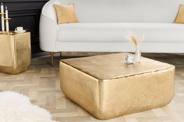 Licht-Erlebnisse Couchtisch JASPER, Handarbeit aus Metall in Gold 68 x 68 x 31 cm (LxBxH)