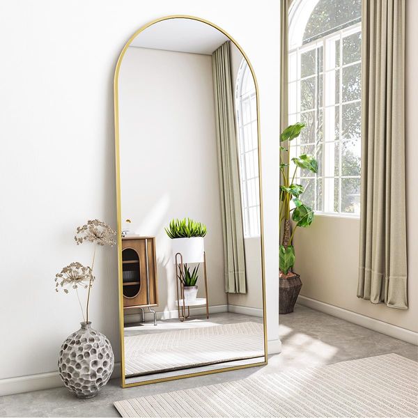 Koonmi Standspiegel mit gewölbtem Top, 165x61 cm Bogenspiegel mit robustem Glas, an der Wand montierter Ganzkörperspiegel, Anlehnen oder Freie Platzierung mit Klammer, Gold