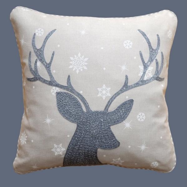Kissenhülle mit Stickerei Hirsch hellgrau Winter Weihnachten 40x40 cm Kissenhülle