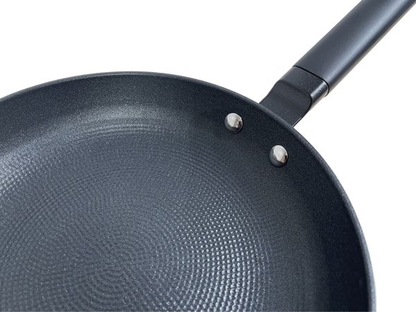 Gusseisen Bratpfanne ø24 cm - Antihaftbeschichtung & Induktionsgeeignet, Schwarz