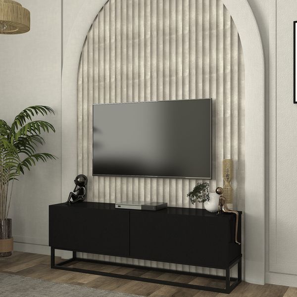 TV-Lowboard Nolven langes Gestell 135x32x47 cm Schwarz [en. casa]