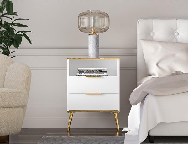 Nachttisch in weiß mit goldfarbenen Griffen, VLORA-131