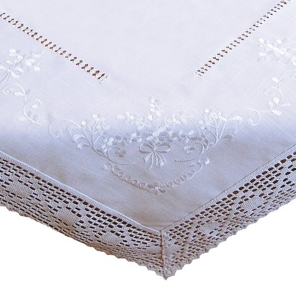 matches21 HOME & HOBBY Tischdecke Tischdecke BRIT Häkelkante & Stick Landhausstil Polyester 130 x 170 cm (1-tlg), Pflegeleicht & waschbar bei 30 °C
