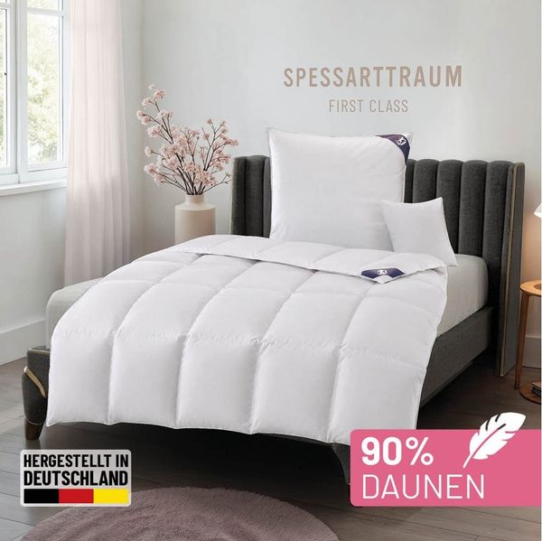 SPESSARTTRAUM Daunenbettdecke First Class, Füllung: 90% Daunen / 10% Federn, Klasse 1, Downpass zertifiziert, Bezug: 100% Baumwolle, nachhaltig (Made in Green), Hausstauballergiker geeignet, 5 Wärmeklassen & 6 Größen, Bestseller