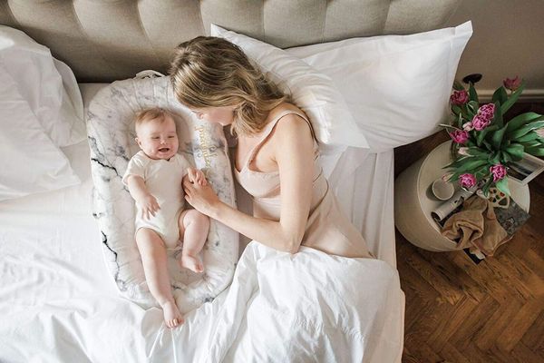 Sleepyhead 'Deluxe+ Pod' Babynest 0-8 Monate, Carrara Marble